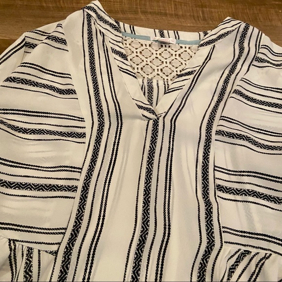 Black and white boho draped top - Picture 2 of 9